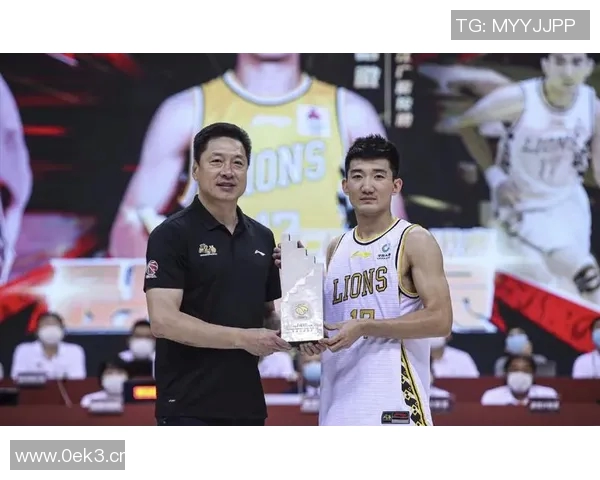 深圳篮球队默契配合的关键因素与战术分析探讨